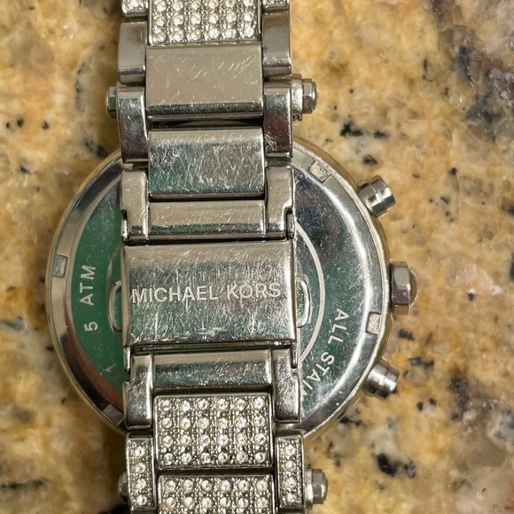 Women’s Michael Kors watch - Picture 2 of 3